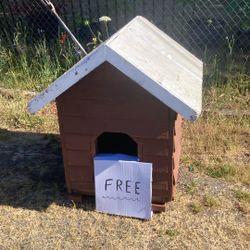 Free Dog House