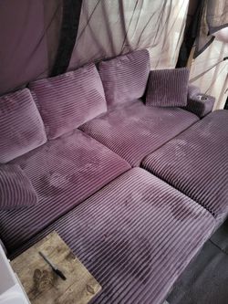 Couch w/2 large ottomans