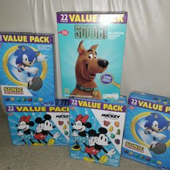 Betty Crocker Fruit Snacks 22 CT. (Date 09/2024) $5.50 a box
