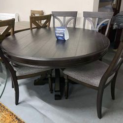 Dinning Tables In Stock