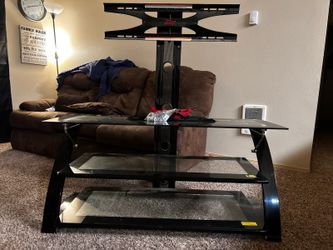 Glass Tv Stand we had our 65’ Tv On It