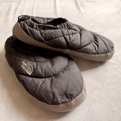 The North Face Down Slippers, women’s size 8—9, boy’s XL