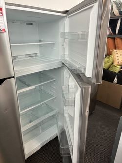 18.1 Cu Ft. Top Freezer Refrigerator - Stainless Steel