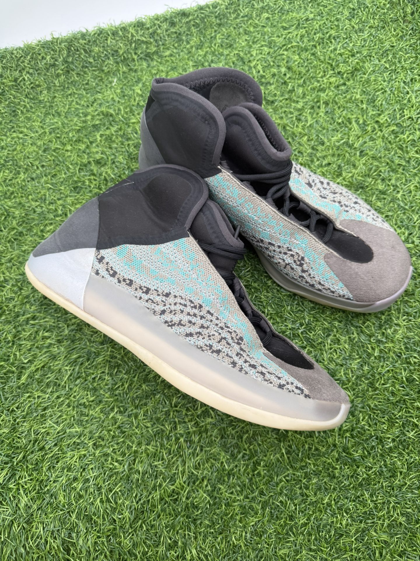 Adidas Yeezy QBTM Basketball Size 11