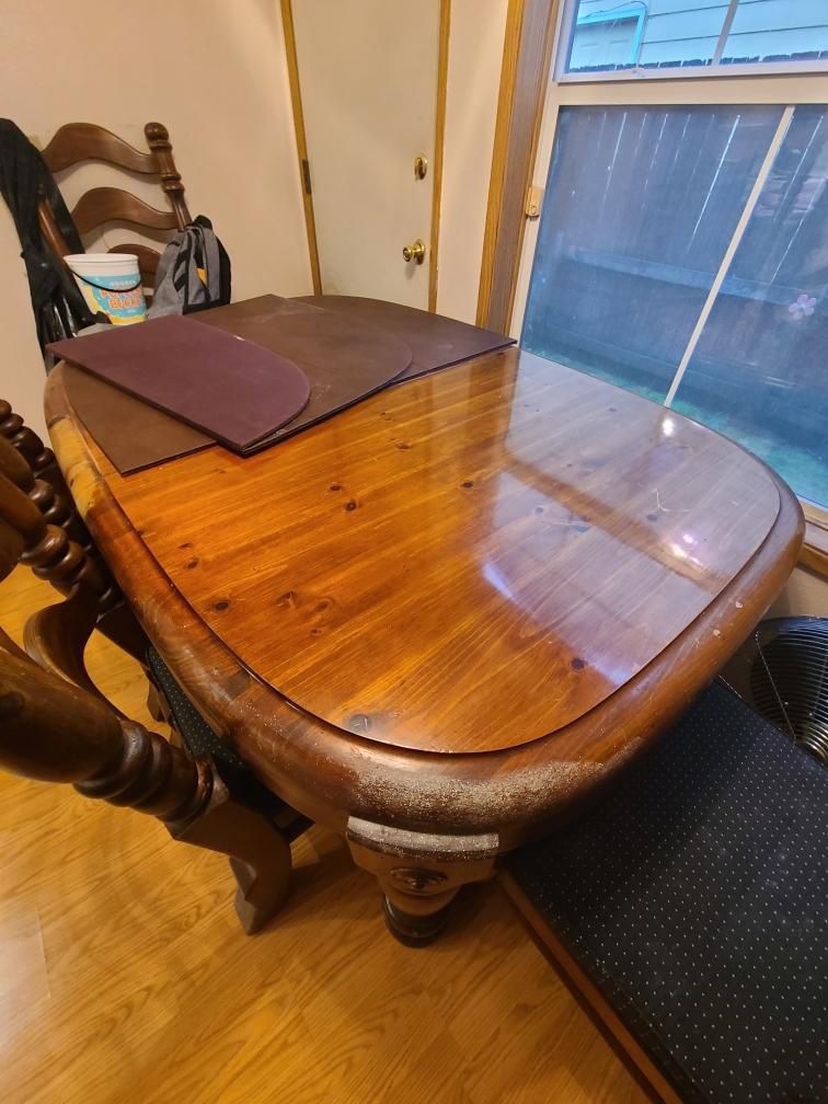 Solid Wood Kitchen Table And Chairs 