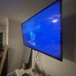 LED Magnavox 45 Inch TV