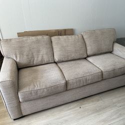 Living Spaces (Sofa/Loveseat)