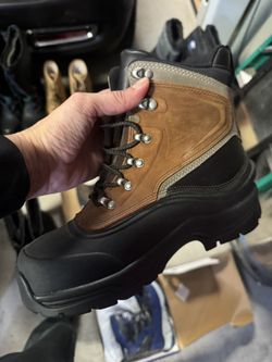 Snow Boots Size 6 Youth 