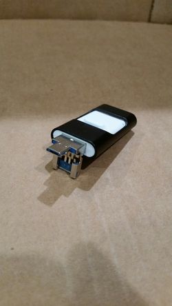 Android/iPhone flash drive(32gb).