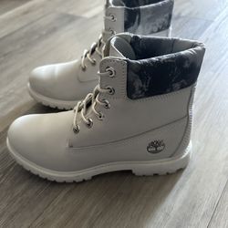 Timberland Women's  Leather Ankle Combat & Lace-up Boots, white, size 8.5