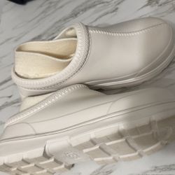Ugg Clogs