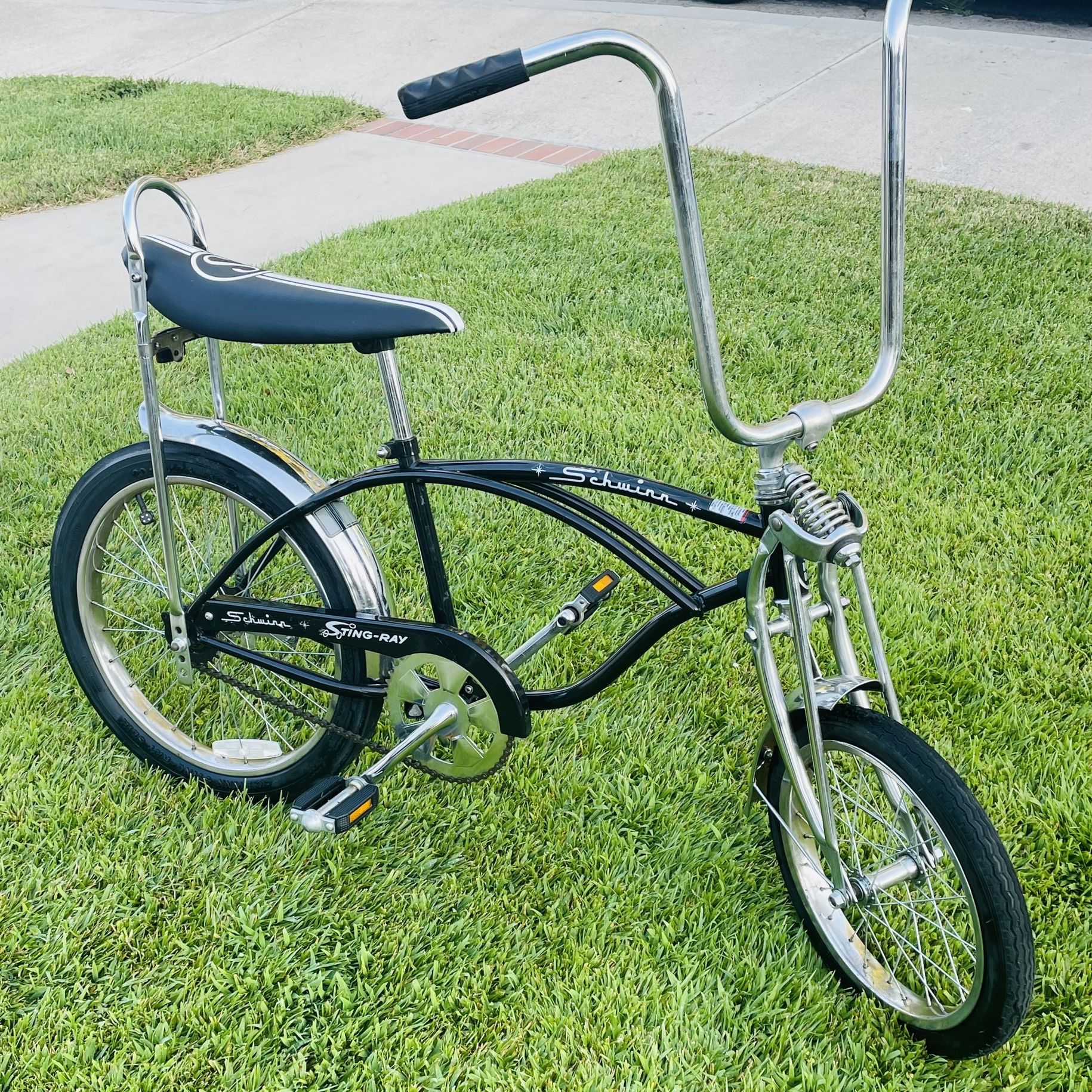 Schwinn Stingray Black & Chrome for Sale in Ladera Ranch, CA - OfferUp