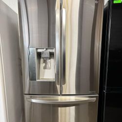 REFRIGERATOR— Free Delivery 🚚 