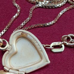 14K Solid Gold Locket Etched Heart With a Box Link Necklace.

