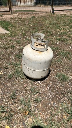 20  Pound Lp Tank For Bar B Q Grill 