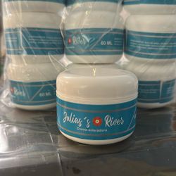Cremas De Julia’s River 