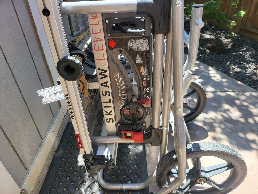 Skillsaw Table Saw