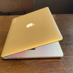 Apple MacBook Pro 15” Retina Core I7 16GB RAM 500 Gb Ssd