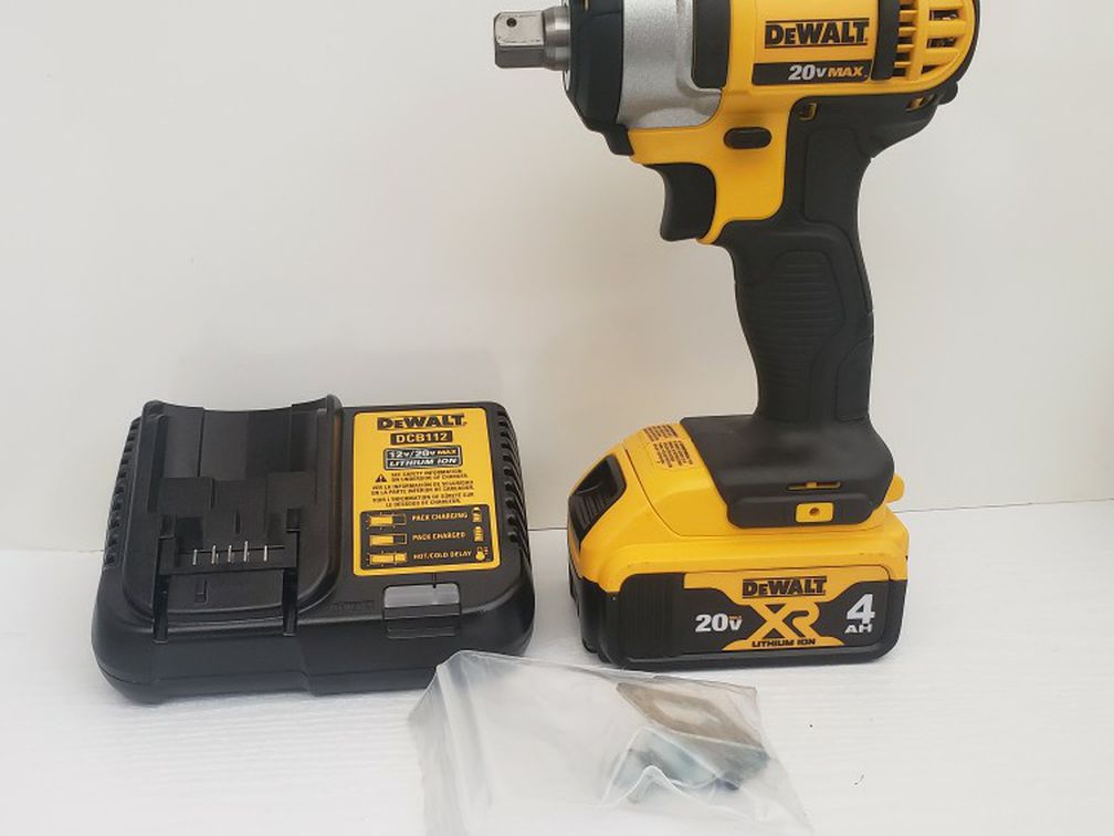 10) Dewalt 20v 1/2 Cordless Impact Wrench With Battery And Charger