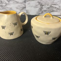 Spectrum Designz Barney Bee Creamer and Sugar Bowl