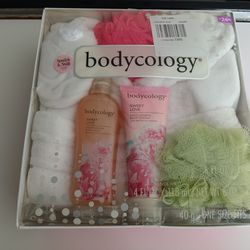 Bodycology 5 Piece Set With Robe