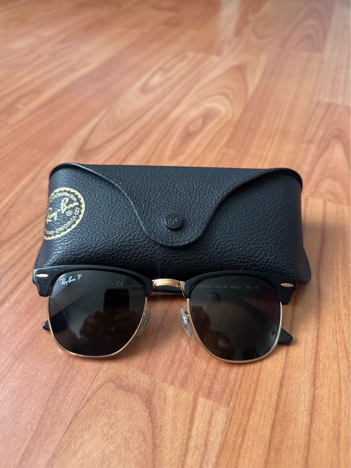 Ray-Ban Clubmaster Polarized Sunglasses RB3016 Black Gold w/ Case