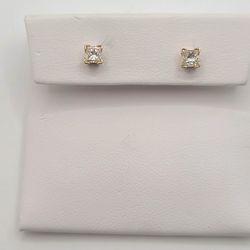 14k Gold 1/2ctw Princess Cut Diamond Stud Earrings 