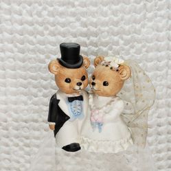 1993 Homco #1424 Bride and groom bears figurine  