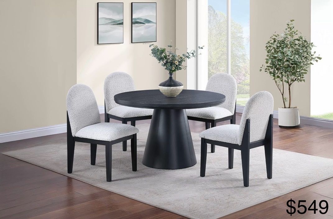 Round Dining Table Set 