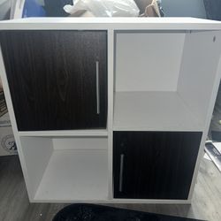 Modern 4 Unit Shelf Great Condition 