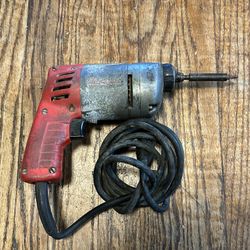 Milwaukee Electric Screw Shooter