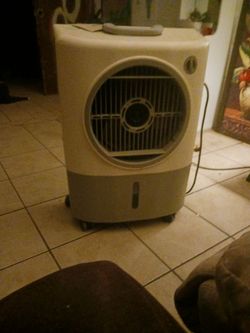 Portable swamp cooler