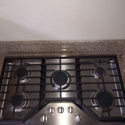 GE Café 36" Gas Cooktop