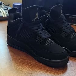 9.5 Jordan retro 4s "black cats"