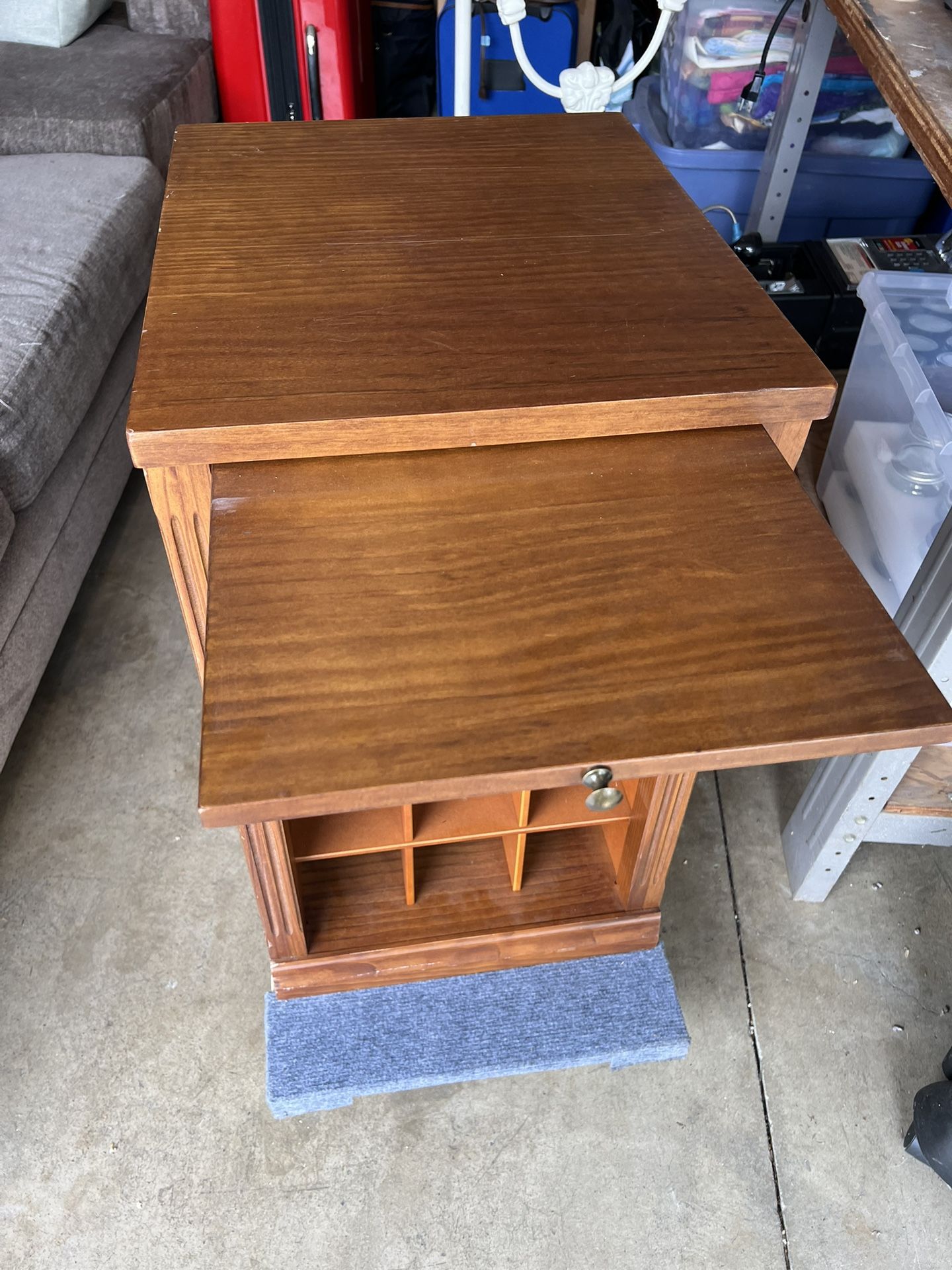 Desk/wine Cabinet