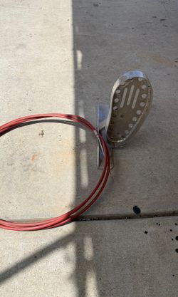 Aluminum throttle pedal and cable. Great set up.