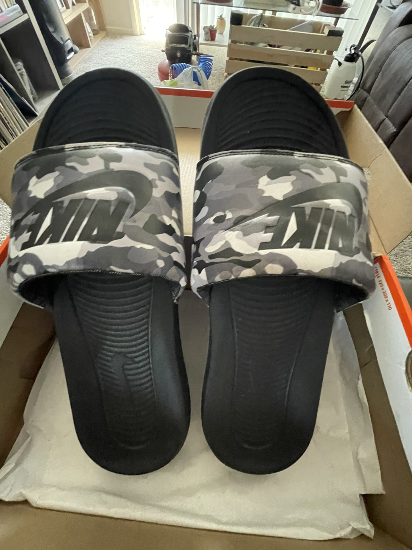 Men’s Nike Slides Size 12