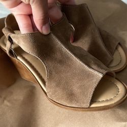 Italian Shoes Size 8.5