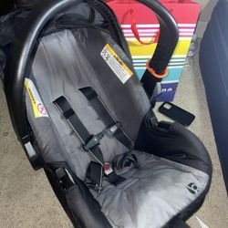 Babytrend Infant Car Seat With Detachable Base