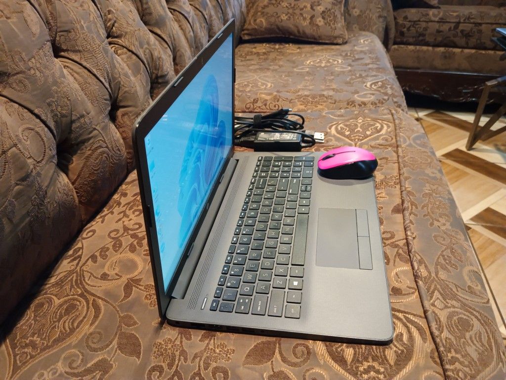 Laptop HP-15-255 G7-AMD-A6-8GB Ram-128gb HD SSD Solid- G-ood For Studen-ts.