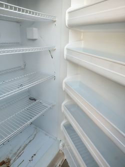 Fridge freezer and stove