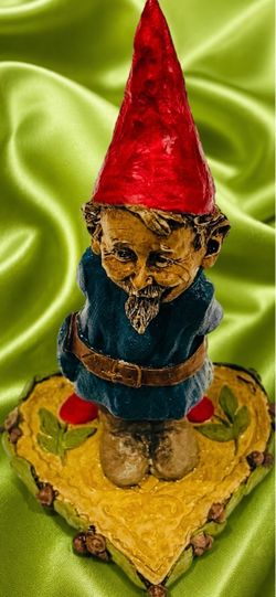 Original Vintage Tom Clark Gnome Sculpture Figurine Fine Art Valentine’s Heart ‘Val’ Collectible Cairn Studio 1984 Statue Figure #1018 HILLCREST