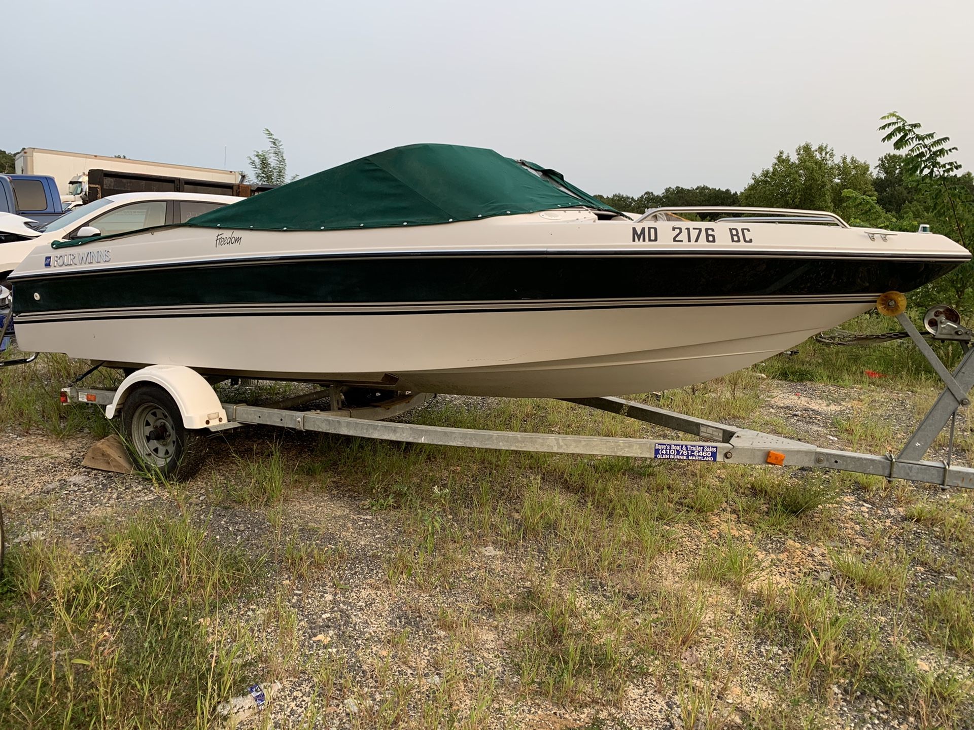 1995 Four Winns 17.6ft boat with trailer
