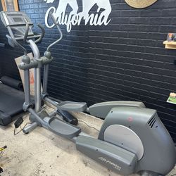 Life Fitness Elliptical Gym Machine Equipment 