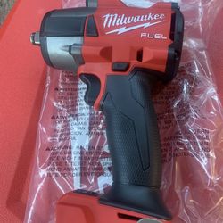 Milwaukee M18 FUEL Gen-2 18V Lithium-Ion Brushless Cordless Mid Torque 1/2 in. Impact Wrench w/Friction Ring (Tool-Only)