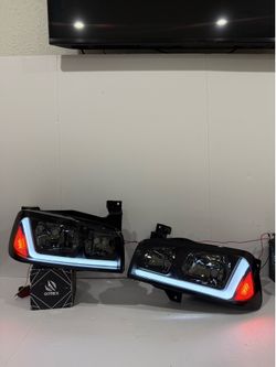 Dodge Charger 2005-2010 headlights