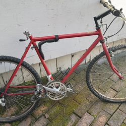 Jamis Dakota 18 Speed Mountain Bike