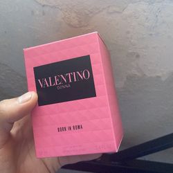 Valentino perfume 
