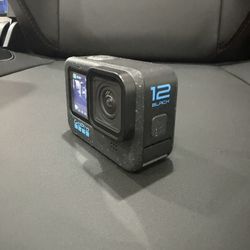Go Pro Hero Black 12 + Accessories