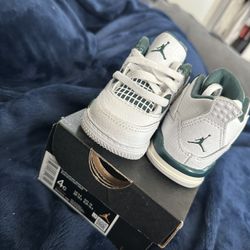 Jordan 4 